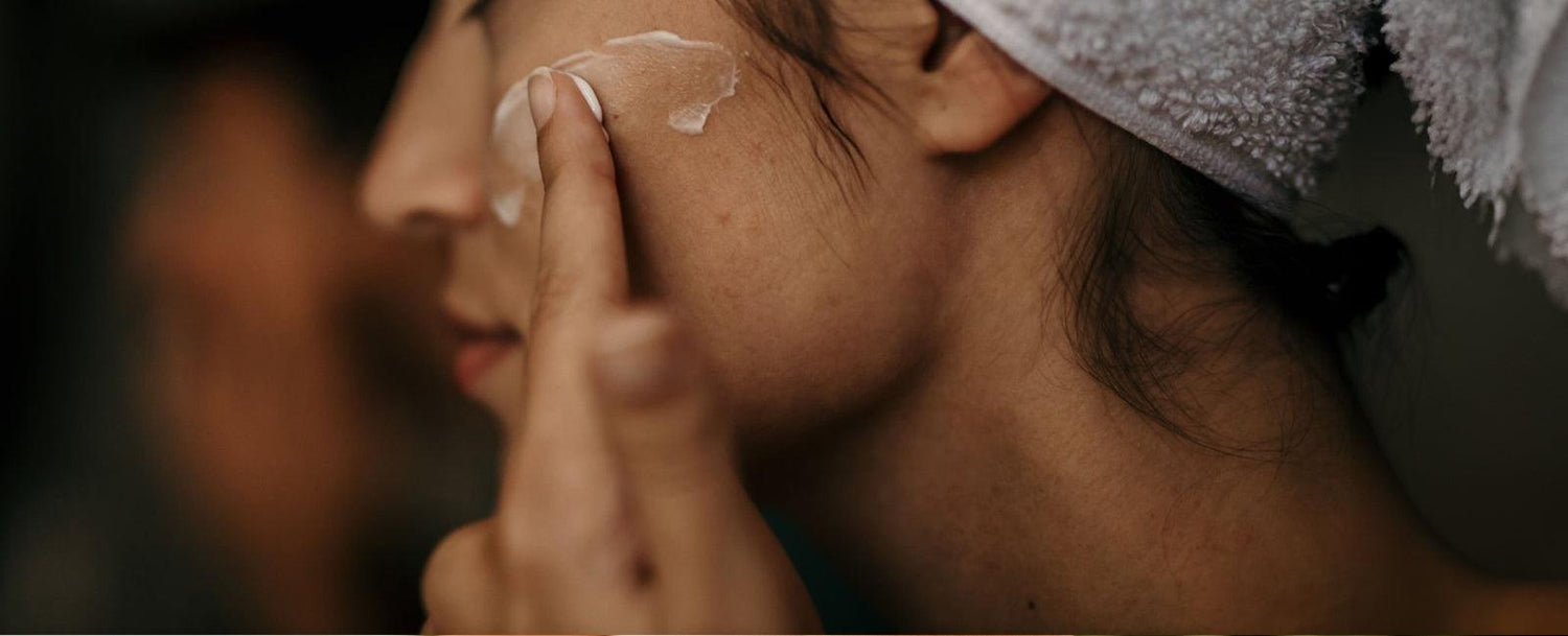 Does your skin feel dry & flaky no matter what you try? - La Pink