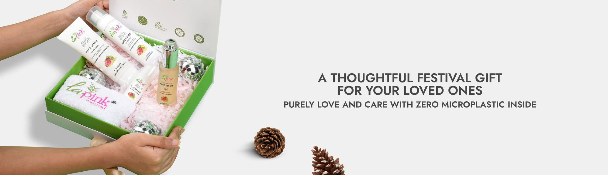 Gift set with products and text about a thoughtful festival gift with zero microplastic.